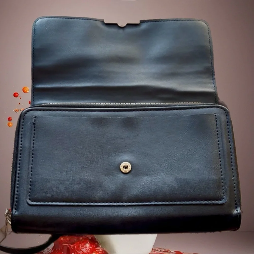Elegant Black Crossbody Wallet Bag - Picture 6 of 13